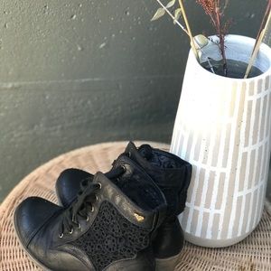 COPY - Roxy newton boots